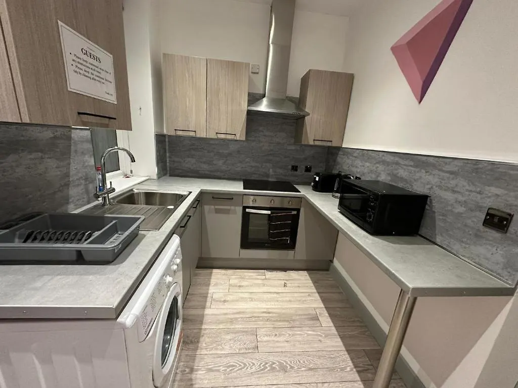Serviced Ensuite Double Room - Near Greenwich Park - The O2 Arena - Nearby Transport Links To Central London - New Cross Station - Lewisham Se14 location