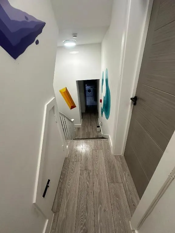 Serviced Ensuite Double Room - Near Greenwich Park - The O2 Arena - Nearby Transport Links To Central London - New Cross Station - Lewisham Se14